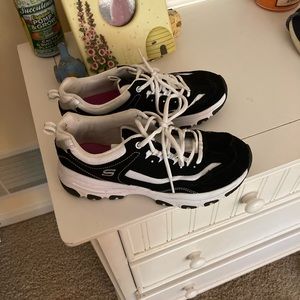 Black & White Retro Skechers